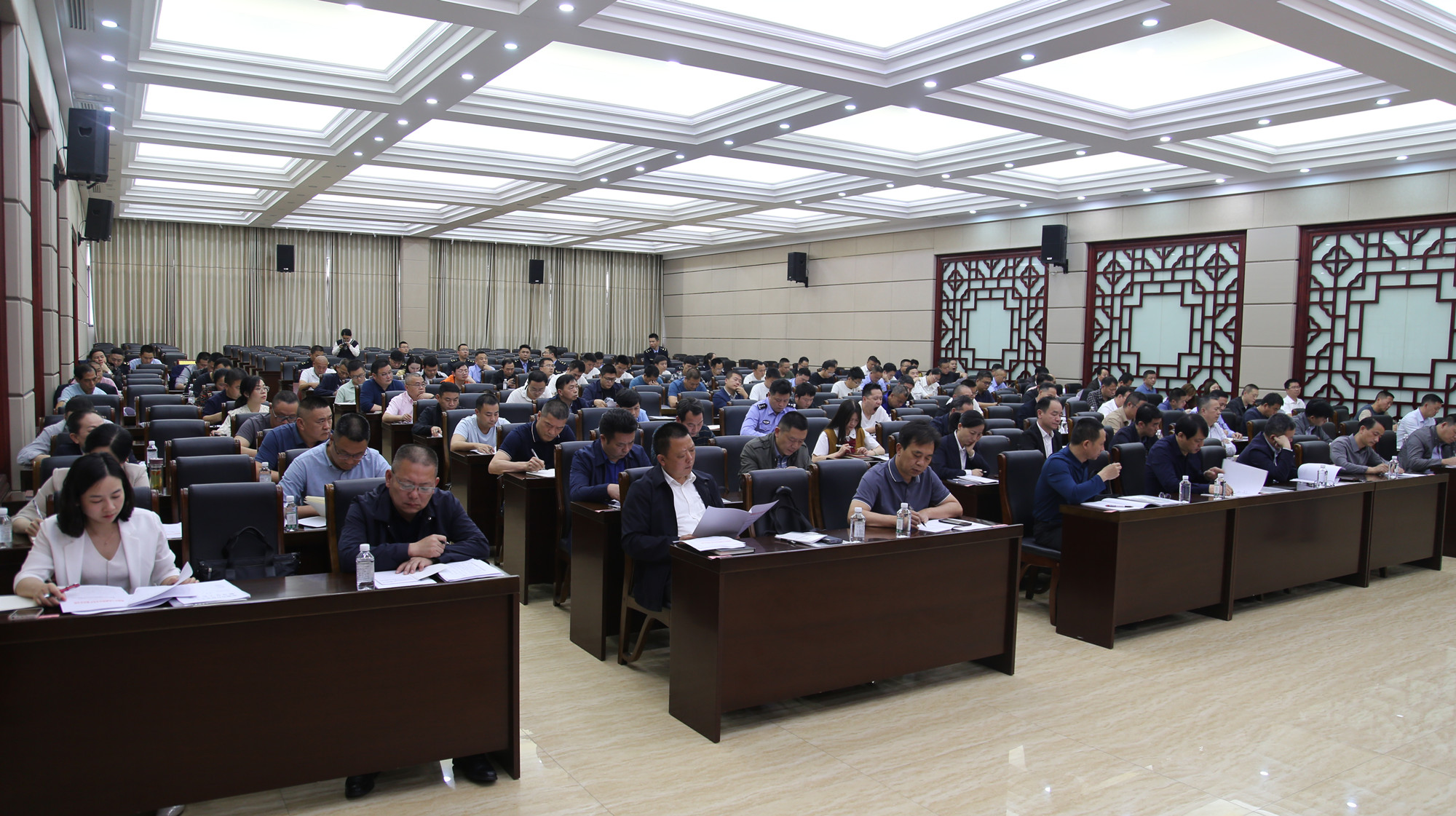 安委会专项行动推进会2_副本.jpg