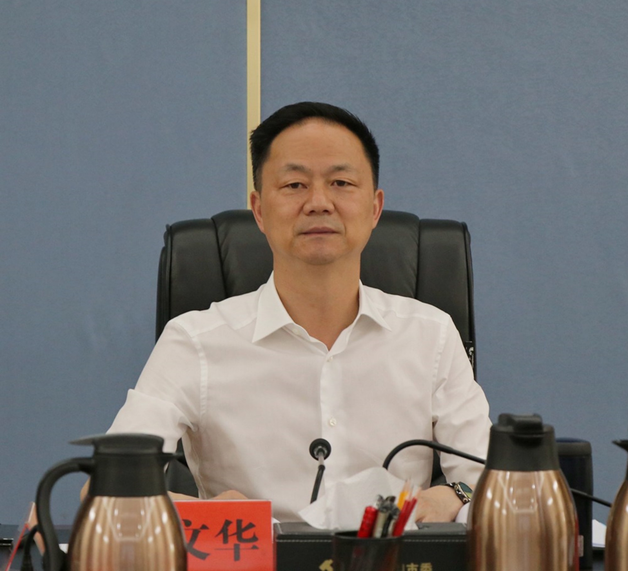书记土地.jpg1.jpg