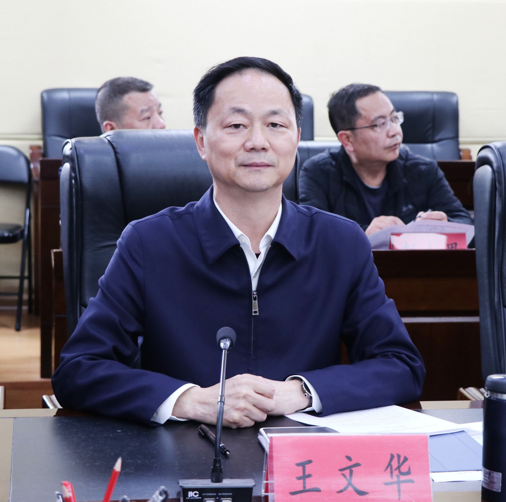 书记签约.jpg3.jpg