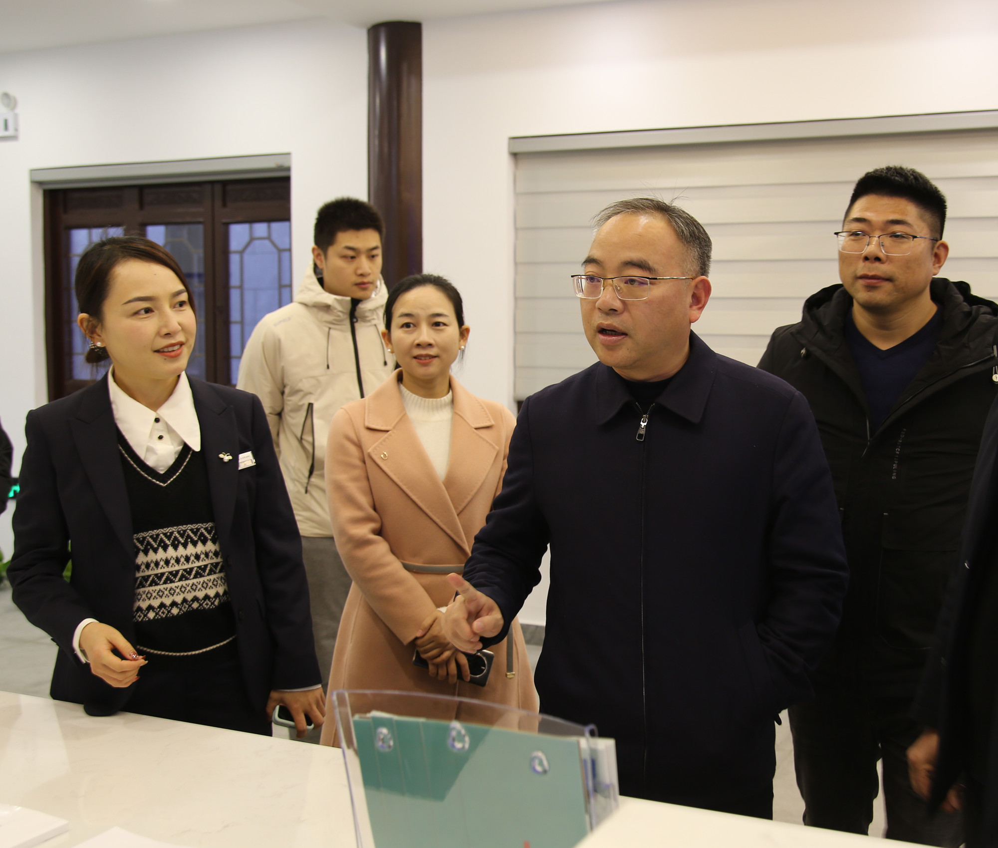 12.13市长，调研五尖山2_副本.jpg